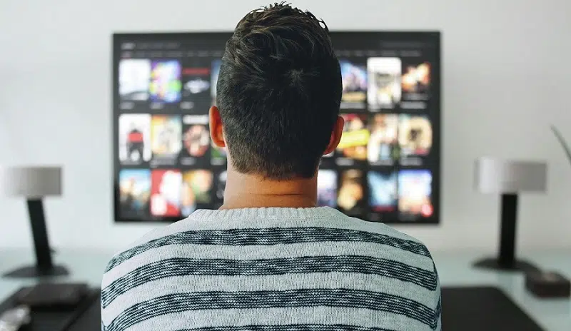 Comment regarder un film en streaming sur une Smart TV
