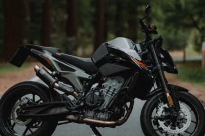 Moto et aventure : le guide pour choisir une moto qui suit votre esprit d’évasion